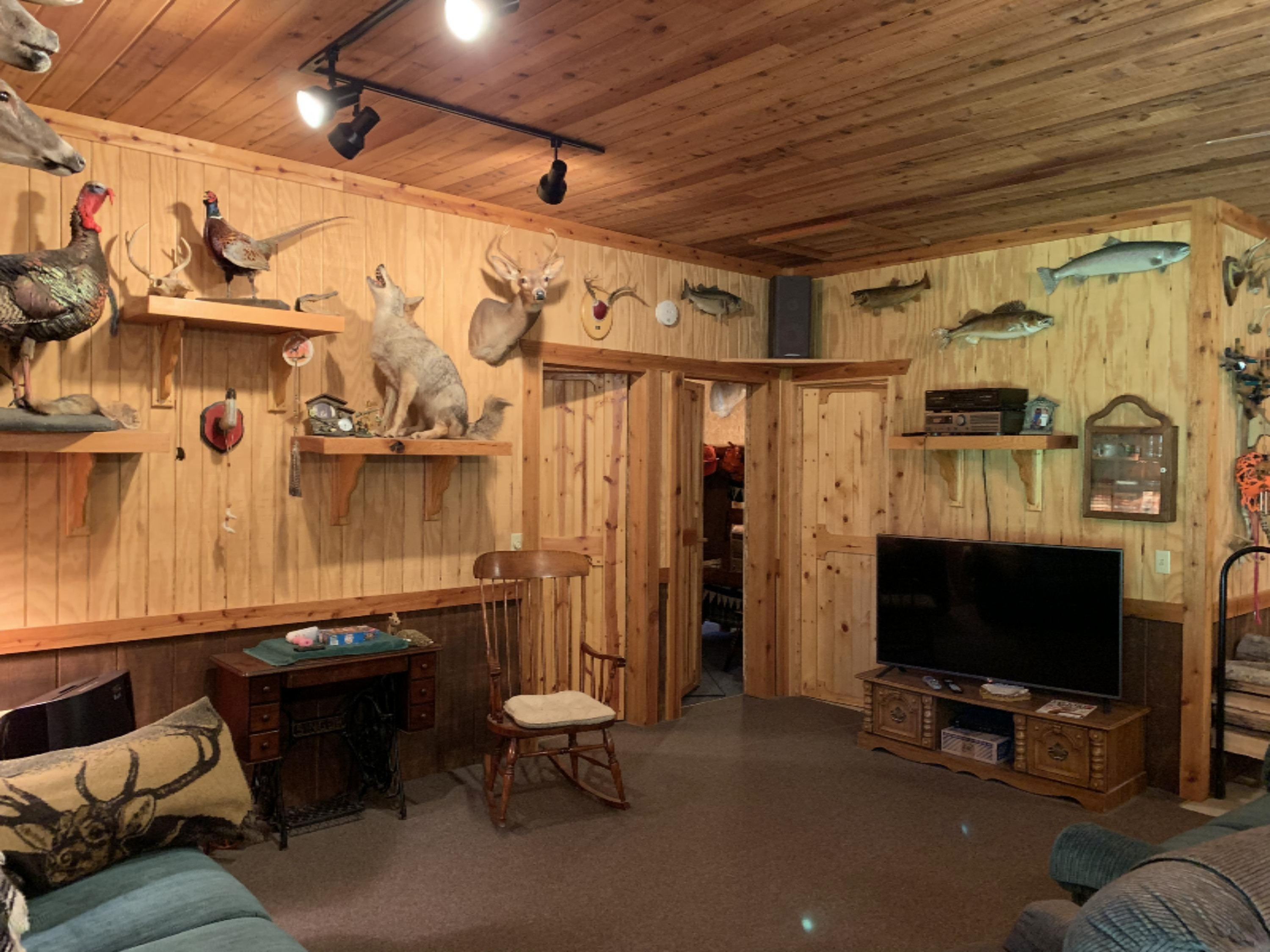 9230 East Kinney Road Branch, MI 49402 - Photo 7 of 26 Great Room
