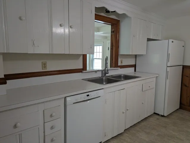$3,600 | 87 Topsfield Road, Ipswich, MA 01938