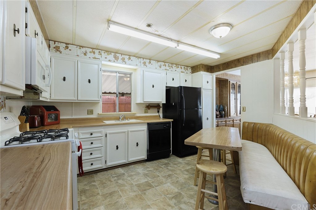 15181 Van Buren Riverside Ca, Unit 46 Riverside, CA 92504 - Photo 8 of 25