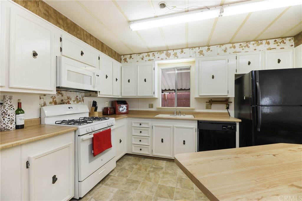 15181 Van Buren Riverside Ca, Unit 46 Riverside, CA 92504 - Photo 9 of 25