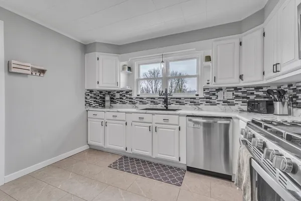 $234,900 | 867 Lotus Drive, Erie, MI 48133