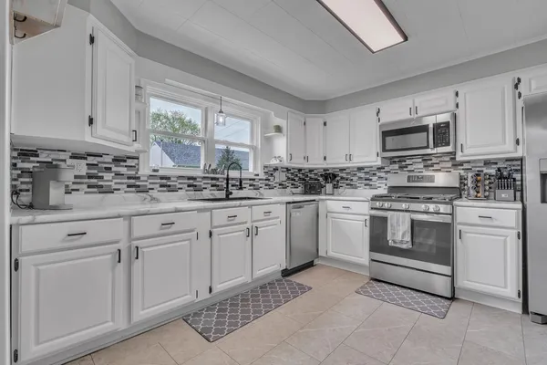 $234,900 | 867 Lotus Drive, Erie, MI 48133