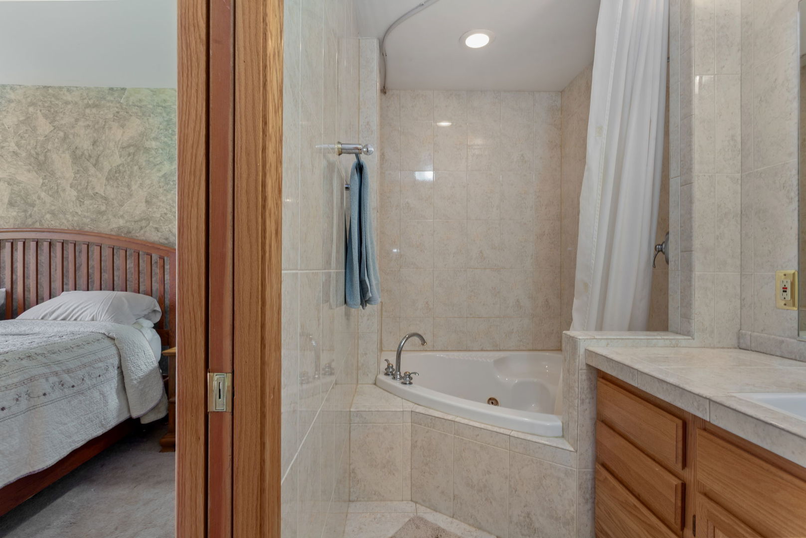 484 Bethany Road DeKalb, IL 60115 - Photo 17 of 34