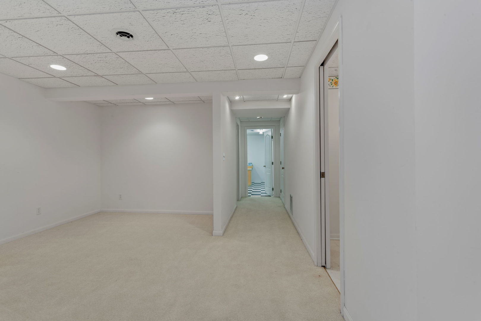 484 Bethany Road DeKalb, IL 60115 - Photo 20 of 34