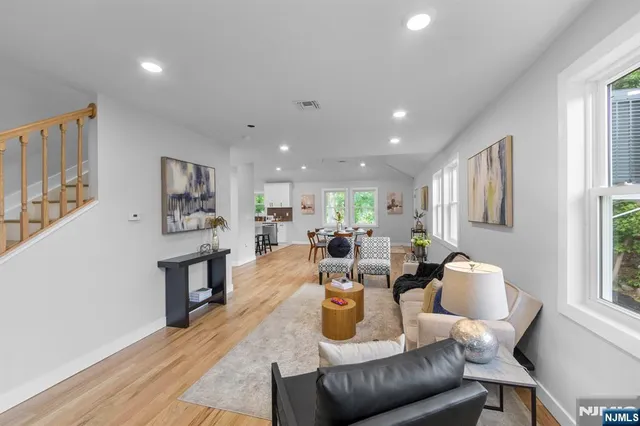 $699,999 | 78 Maple Lane, Wayne, NJ 07470