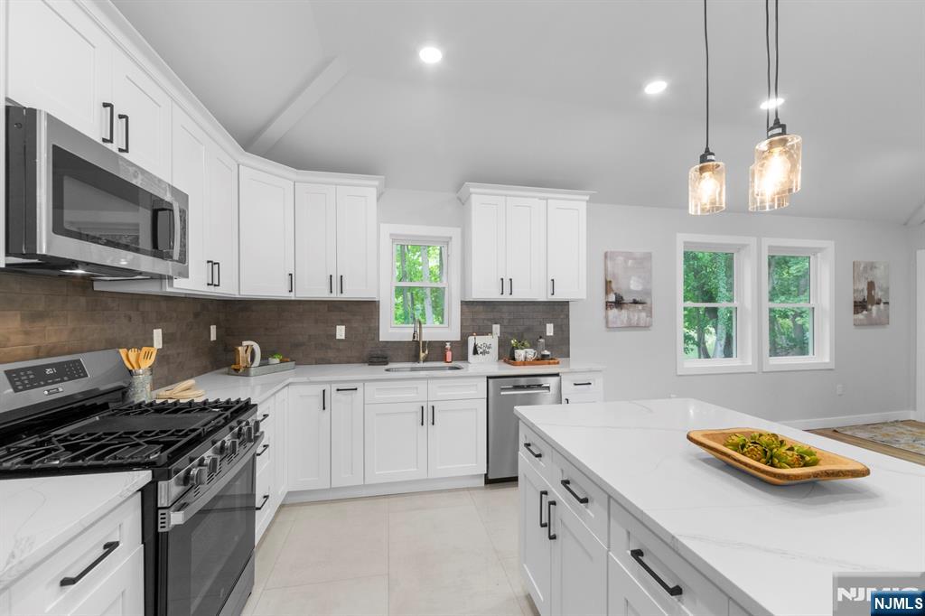 78 Maple Lane Wayne, NJ 07470 - Photo 20 of 44