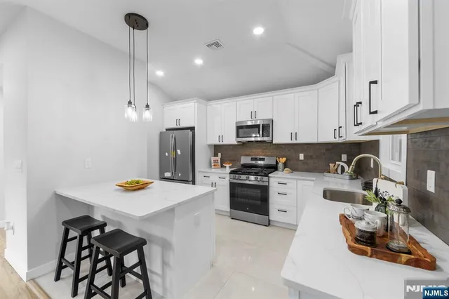 $699,999 | 78 Maple Lane, Wayne, NJ 07470