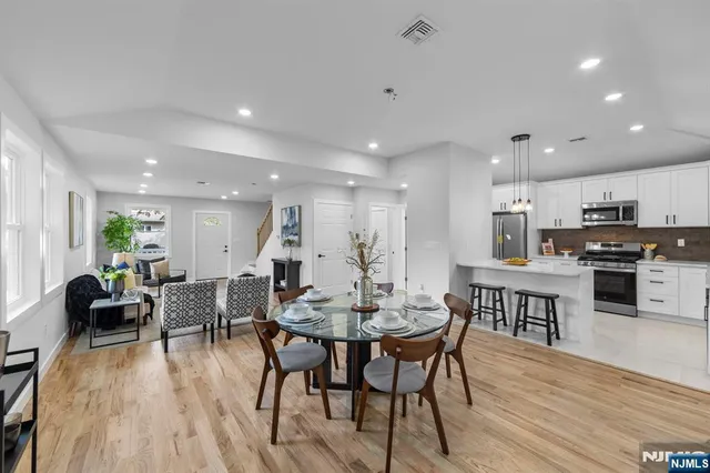 $699,999 | 78 Maple Lane, Wayne, NJ 07470