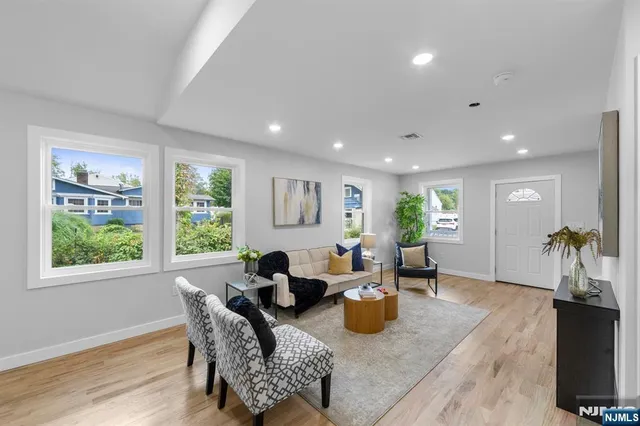 $699,999 | 78 Maple Lane, Wayne, NJ 07470