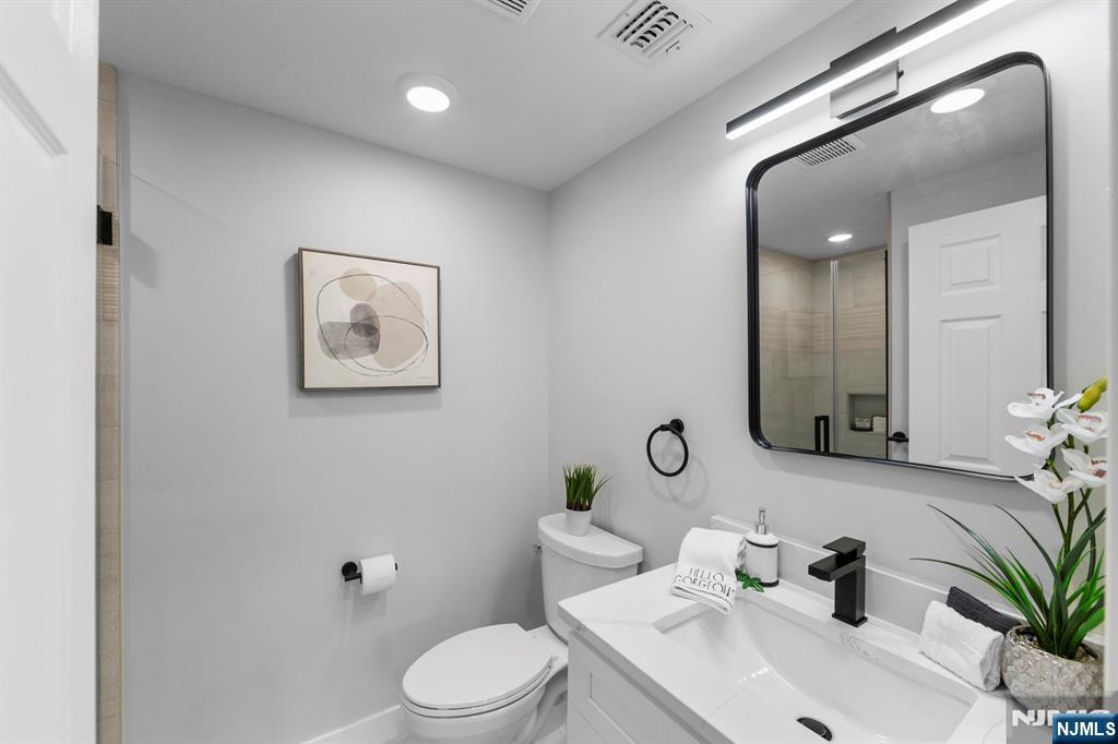 78 Maple Lane Wayne, NJ 07470 - Photo 30 of 44