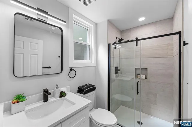 $699,999 | 78 Maple Lane, Wayne, NJ 07470