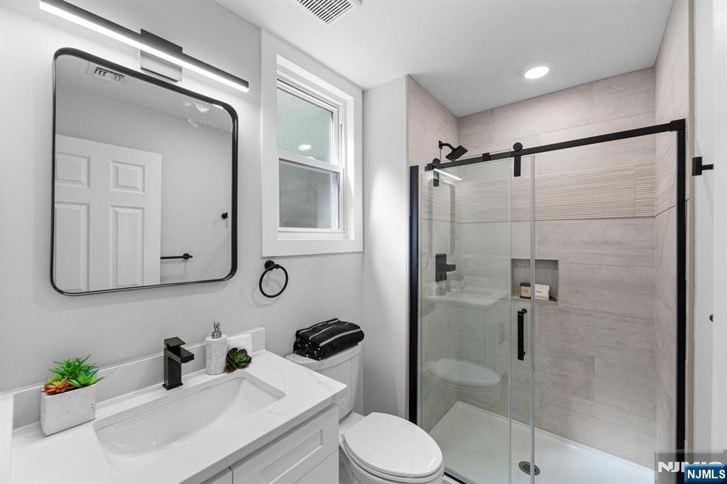 78 Maple Lane Wayne, NJ 07470 - Photo 34 of 44