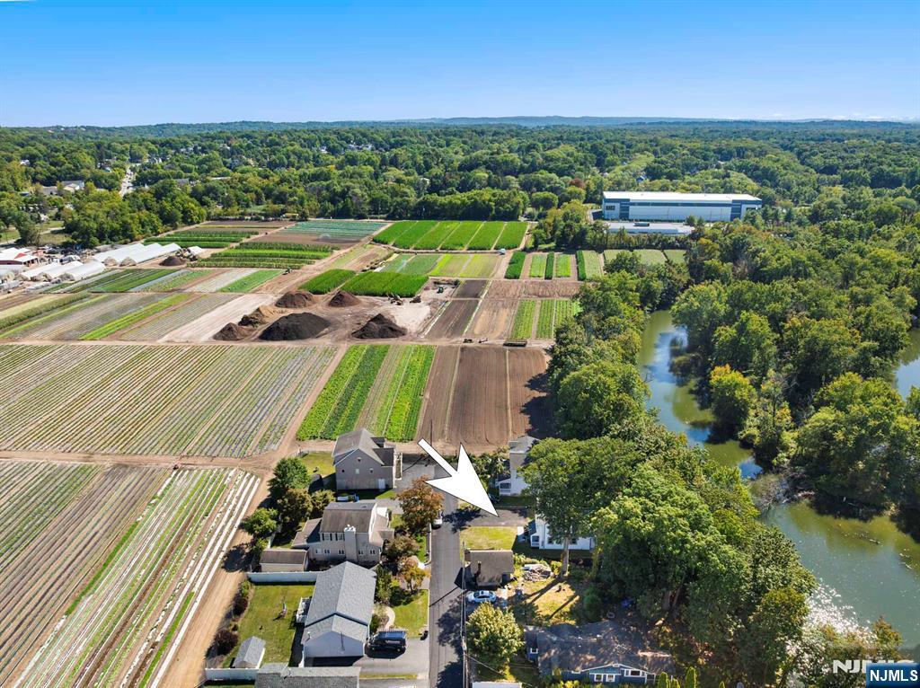 78 Maple Lane Wayne, NJ 07470 - Photo 4 of 44