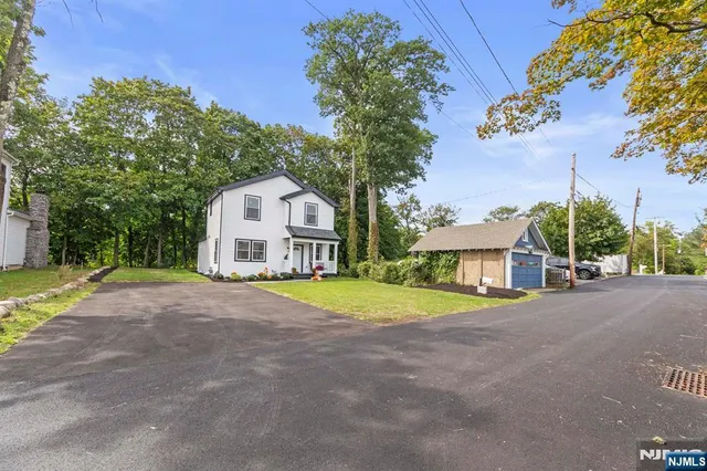 $699,999 | 78 Maple Lane, Wayne, NJ 07470