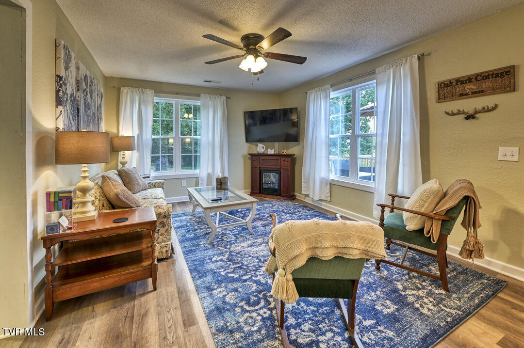 2039 Culbertson Road Greeneville, TN 37743 - Photo 2 of 28 MMM_9097