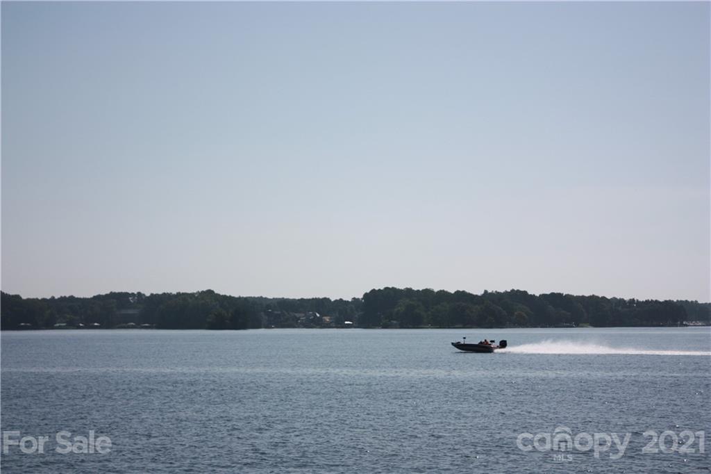 1 Ranger Island Road Denver, NC 28037 - Photo 2 of 36 Gallery Image 2
