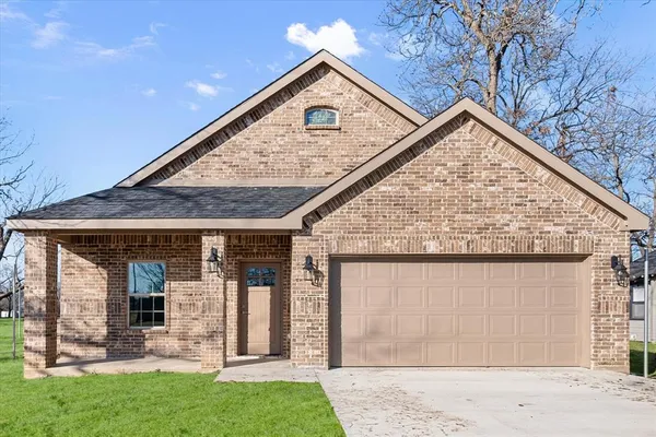 $250,000 | 101 North Goodman Avenue, Kerens, TX 75144