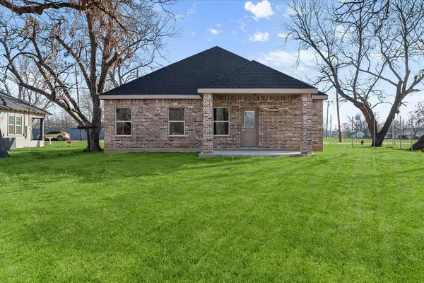 $250,000 | 101 North Goodman Avenue, Kerens, TX 75144