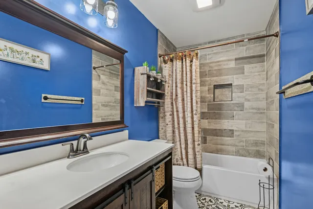 $450,000 | 870 March Street, Lake Zurich, IL 60047