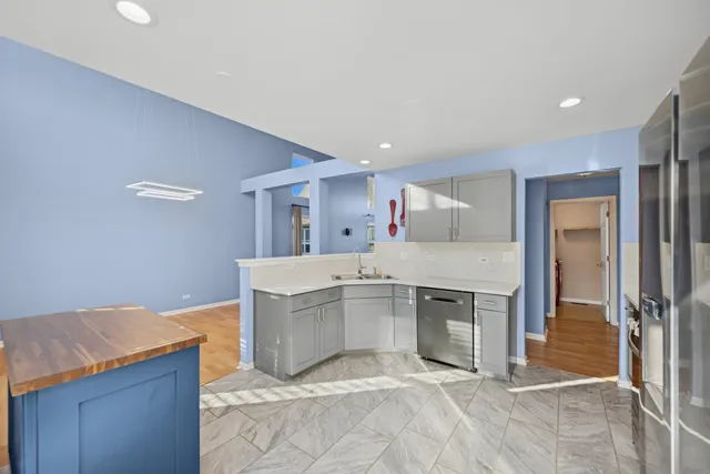 $450,000 | 870 March Street, Lake Zurich, IL 60047