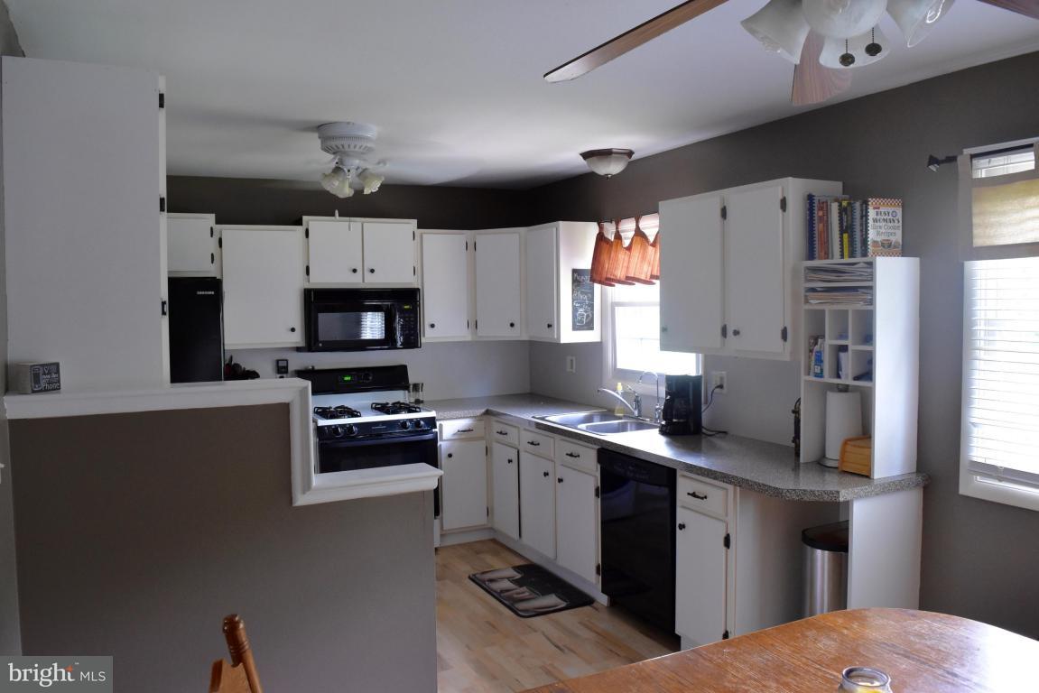 546 West 2nd Avenue Lititz, PA 17543 - Photo 3 of 31 Gallery Image 3