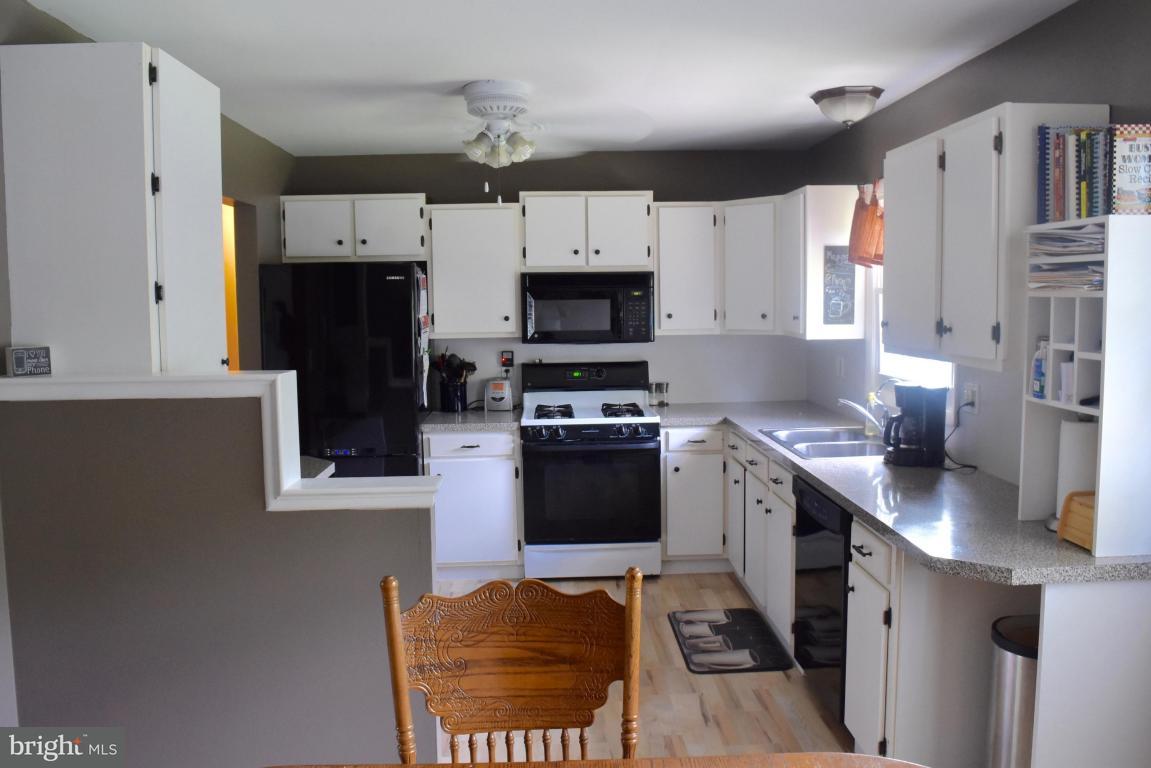 546 West 2nd Avenue Lititz, PA 17543 - Photo 4 of 31 Gallery Image 4