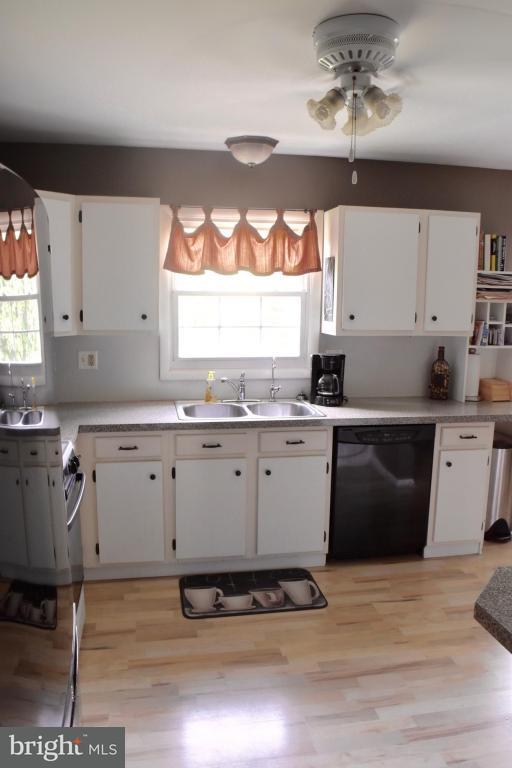 546 West 2nd Avenue Lititz, PA 17543 - Photo 5 of 31 Gallery Image 5