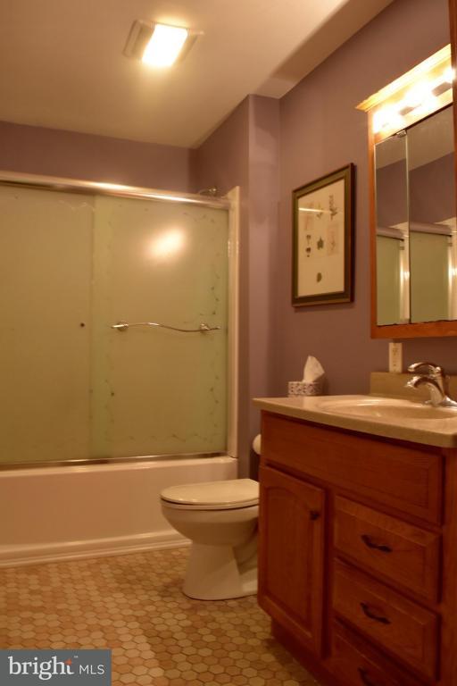 546 West 2nd Avenue Lititz, PA 17543 - Photo 9 of 31 Gallery Image 9