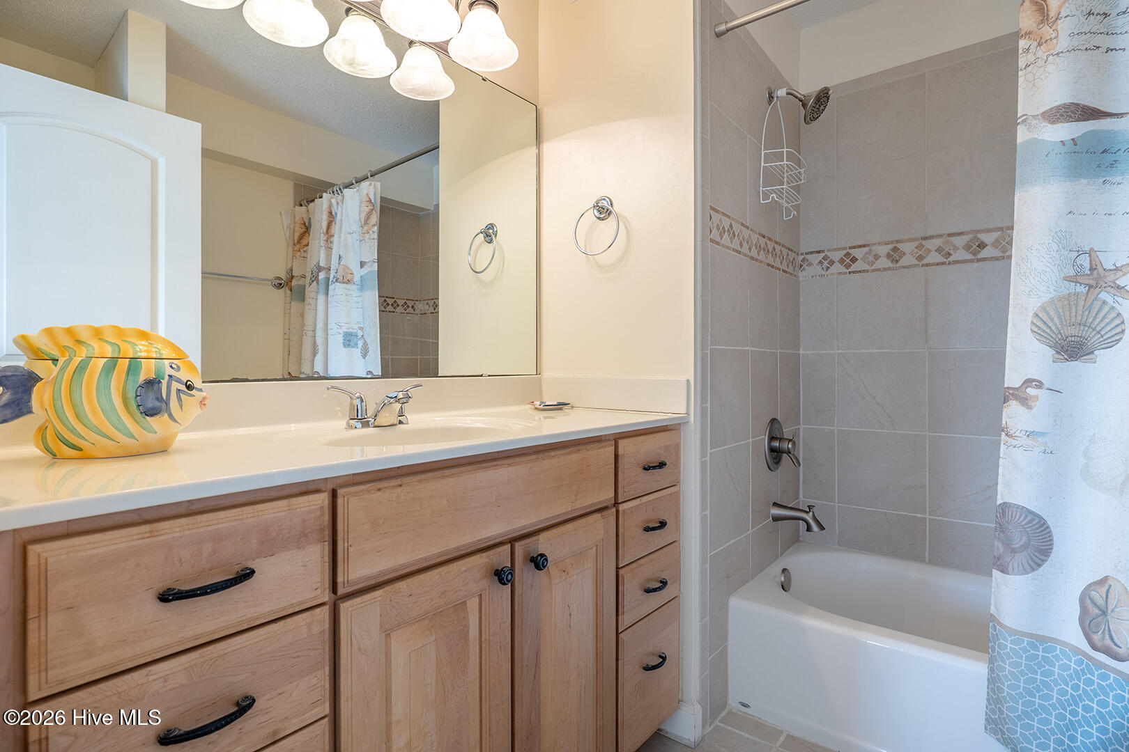 9201 Coast Guard Road, Unit B204 Emerald Isle, NC 28594 - Photo 15 of 29 Primary Bath - Tile tub/shower