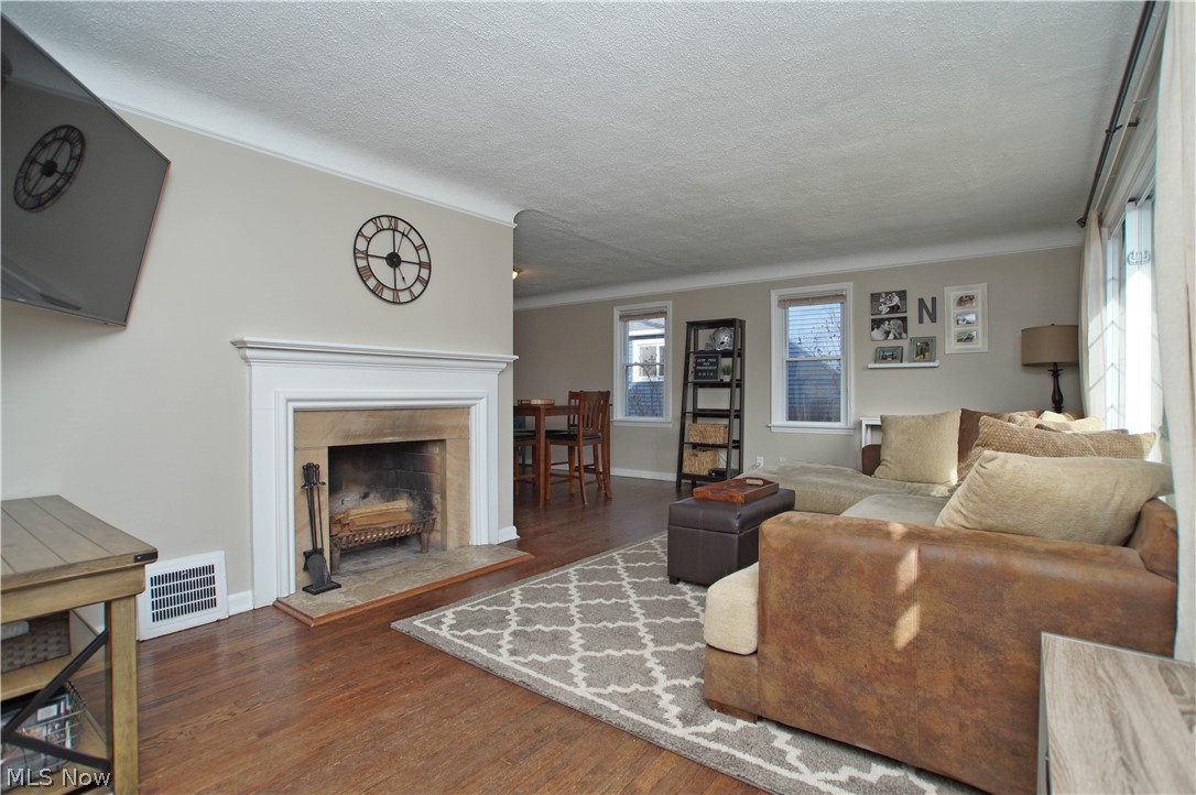 5207 Spencer Road Cleveland, OH 44124 - Photo 11 of 24 Gallery Image 11