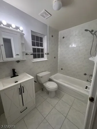 $2,700 | 448 Catherine Street, Elizabeth, NJ 07201
