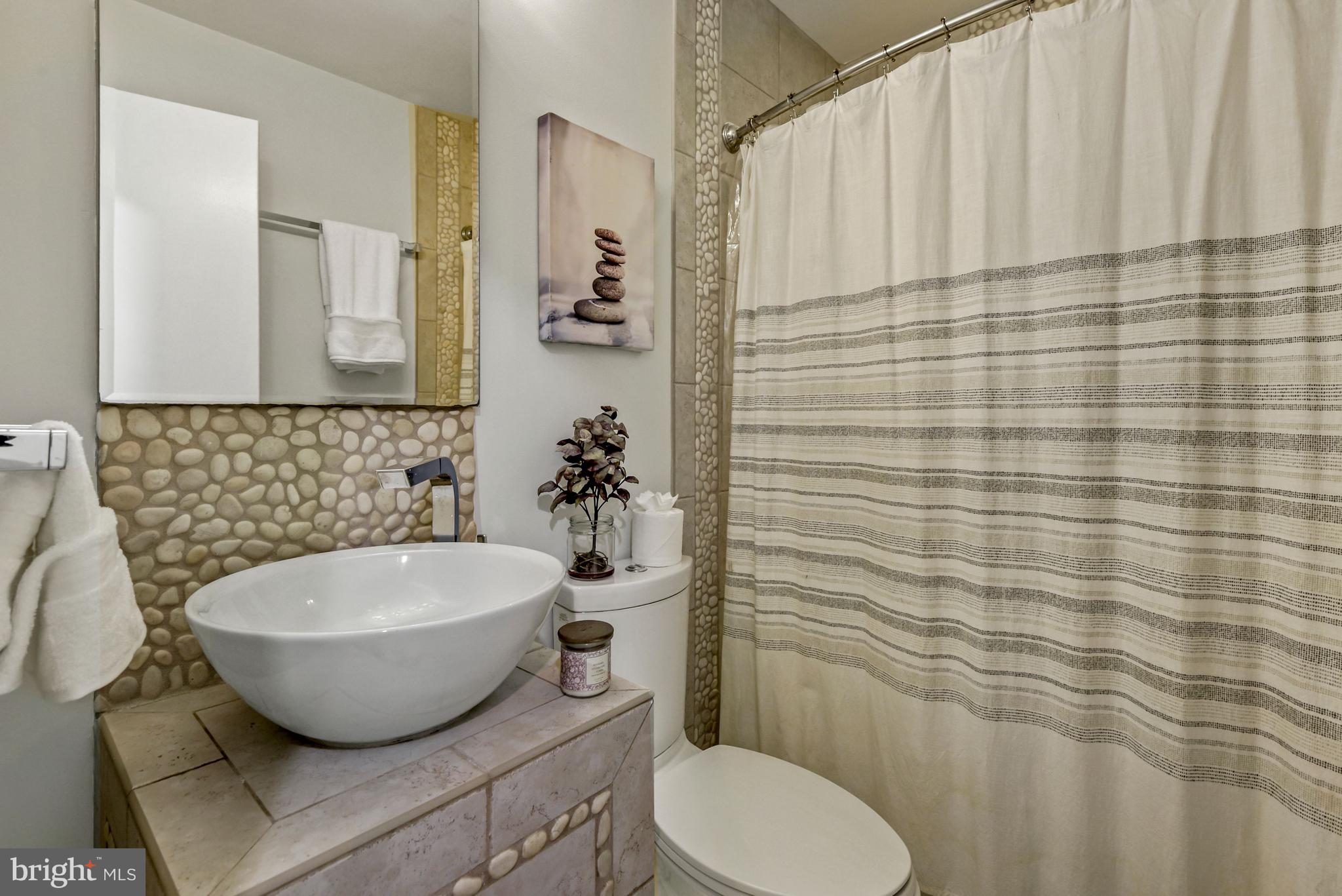 3510 Murdock Road Kensington, MD 20895 - Photo 20 of 36 Hallway bathroom