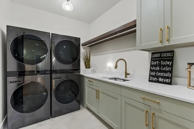 $1,785,000 | 8313 North Links Way, Fox Point, WI 53217