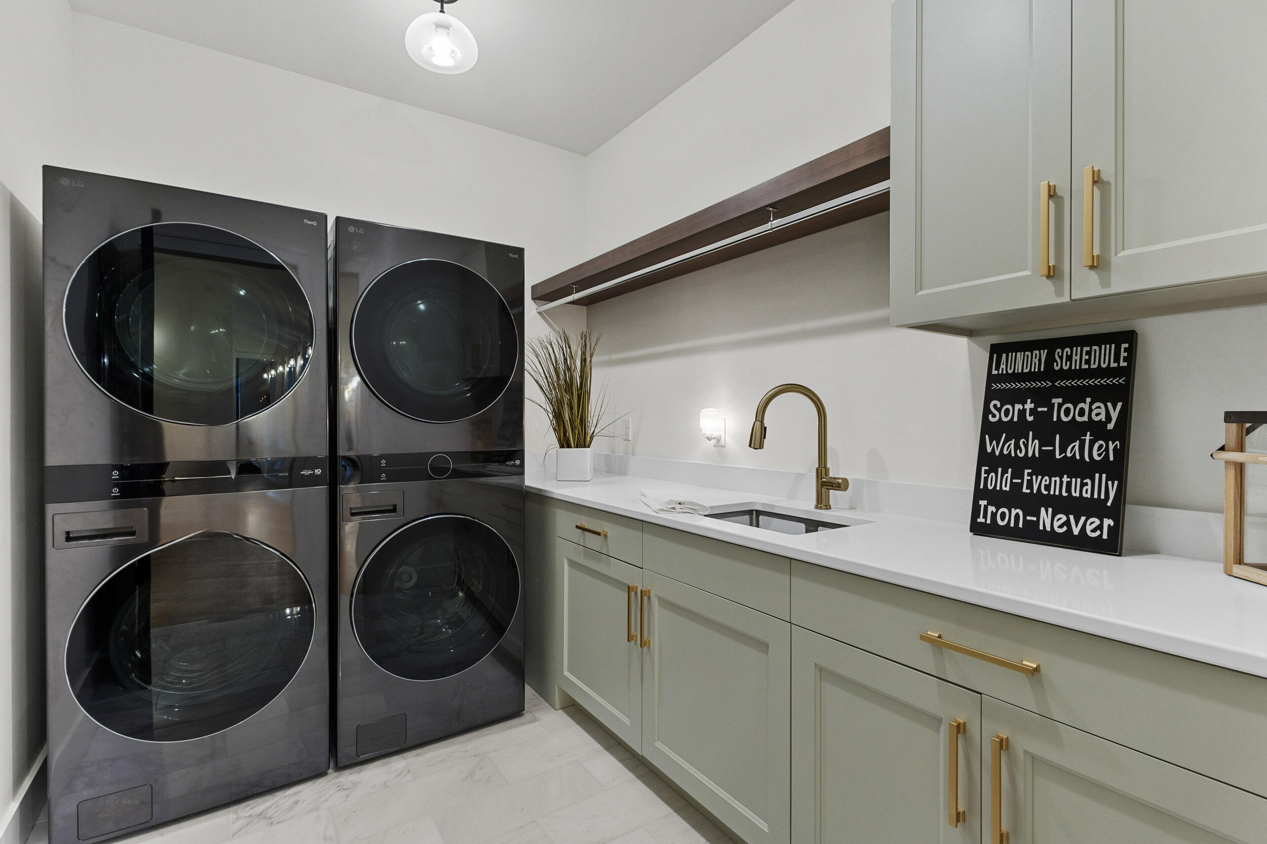 8313 North Links Way Fox Point, WI 53217 - Photo 14 of 27 Laundry