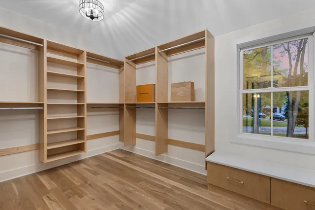 $1,785,000 | 8313 North Links Way, Fox Point, WI 53217