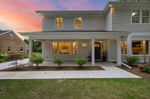 $1,785,000 | 8313 North Links Way, Fox Point, WI 53217