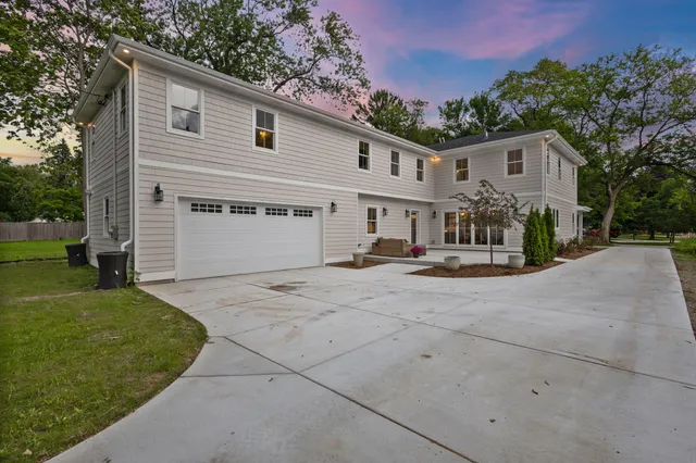 $1,785,000 | 8313 North Links Way, Fox Point, WI 53217