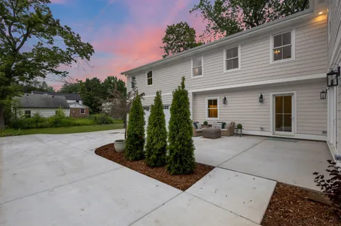 $1,785,000 | 8313 North Links Way, Fox Point, WI 53217