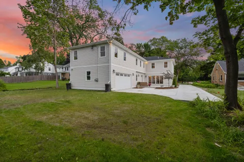 $1,785,000 | 8313 North Links Way, Fox Point, WI 53217