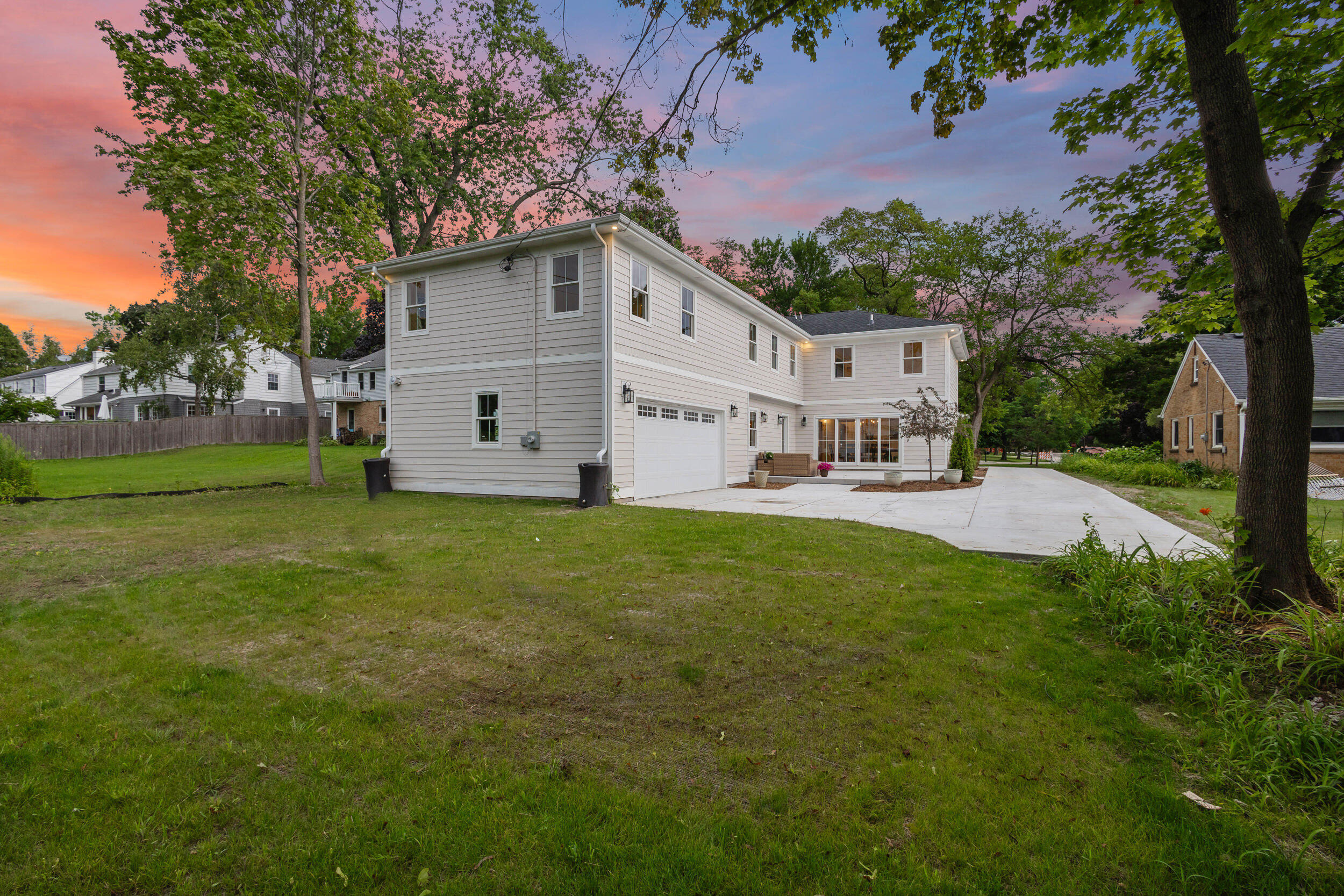 8313 North Links Way Fox Point, WI 53217 - Photo 26 of 27 95_img_5581