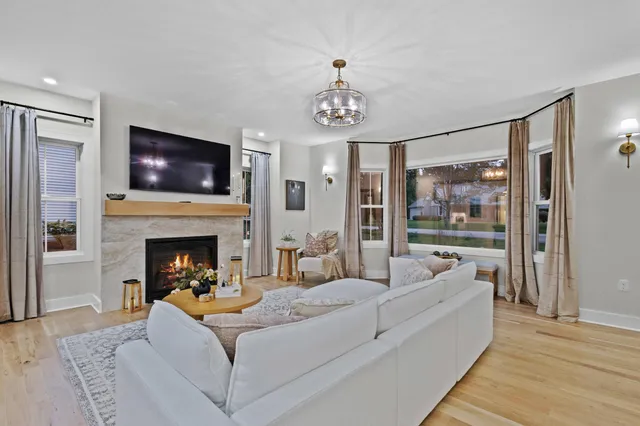 $1,785,000 | 8313 North Links Way, Fox Point, WI 53217