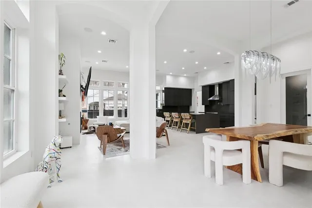 $1,100,000 | 75 Palmetto, Kenner, LA 70065