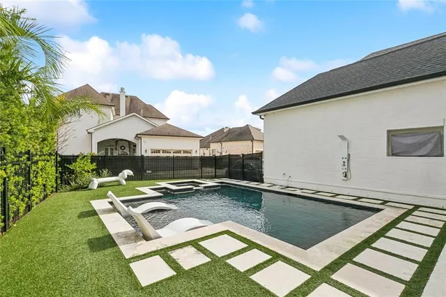 $1,100,000 | 75 Palmetto, Kenner, LA 70065