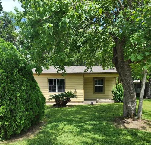 $1,600 | 500 Bluebonnet Drive, La Marque, TX 77568