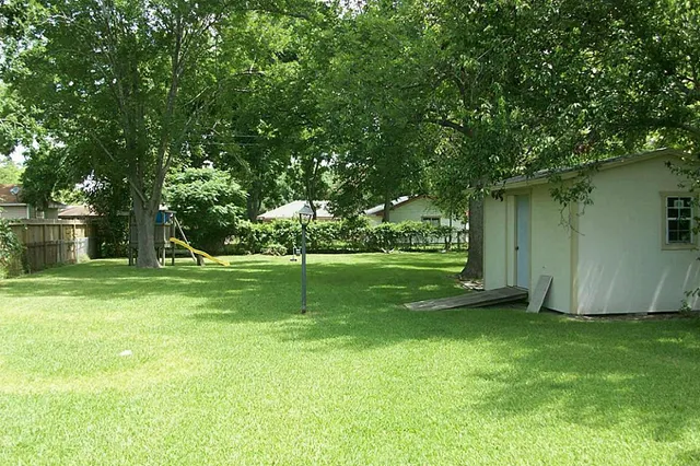 $1,600 | 500 Bluebonnet Drive, La Marque, TX 77568