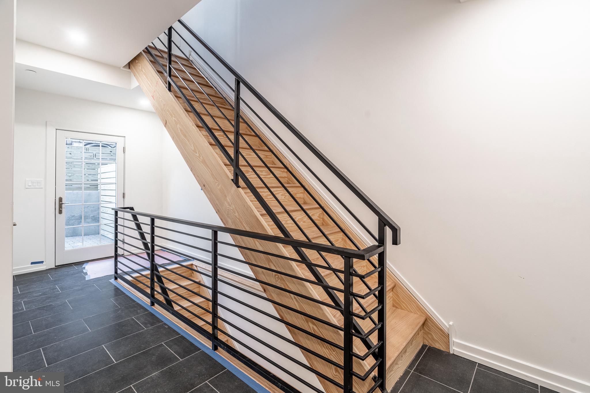 2423 Innovator Way Philadelphia, PA 19146 - Photo 28 of 34 a view of entryway