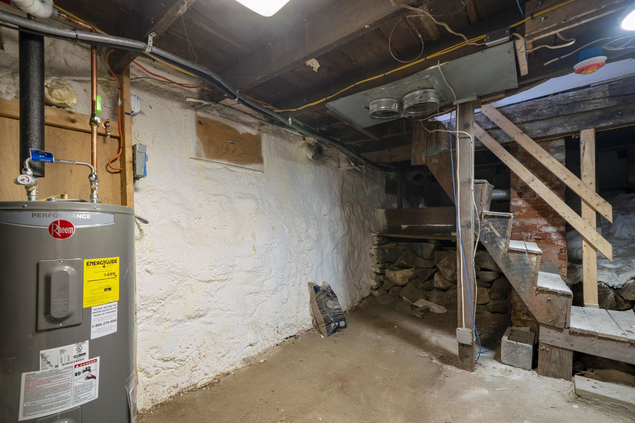 135 George Street Keene, NH 03431 - Photo 5 of 49
