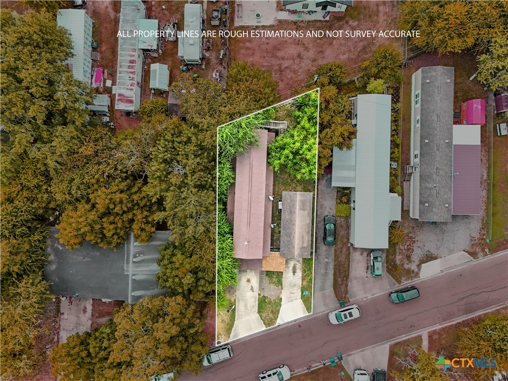 206 Cheeves Avenue Port Lavaca, TX 77979 - Photo 2 of 28