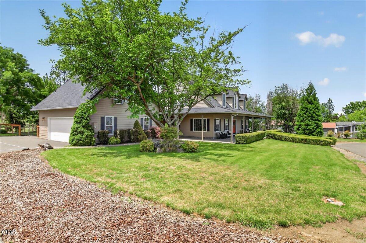 1760 Minear Road Medford, OR 97501 - Photo 4 of 56 Gallery Image 4