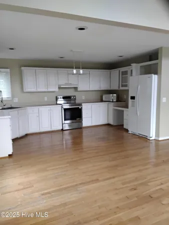 $2,800 | 202 Lagoon Court, Emerald Isle, NC 28594